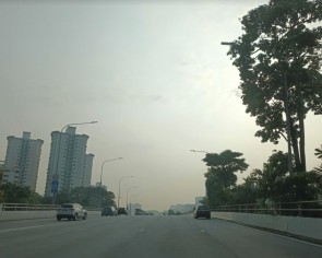 Foggy skies, hotter days: Is the haze back?
