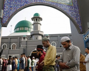 Indonesian, Malaysian Muslims celebrate Eid al-Fitr as Covid-19 fears recede