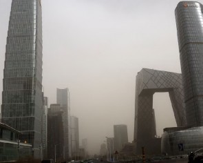 Thick sandstorms shroud Beijing and several provinces in China