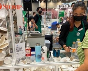 Free Starbucks coffee: Woman brings 7 containers to NEA&#039;s &#039;bring your own tumbler&#039; event