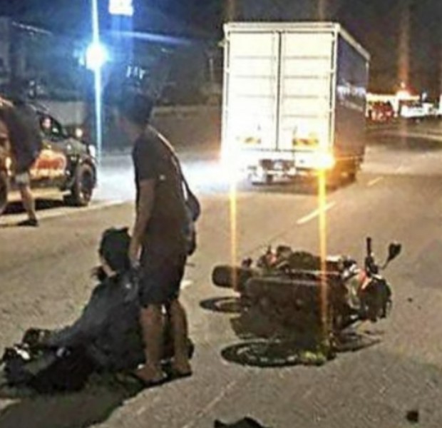 Malaysian rides motorcycle to work in Singapore, gets hit by 2 cars in succession