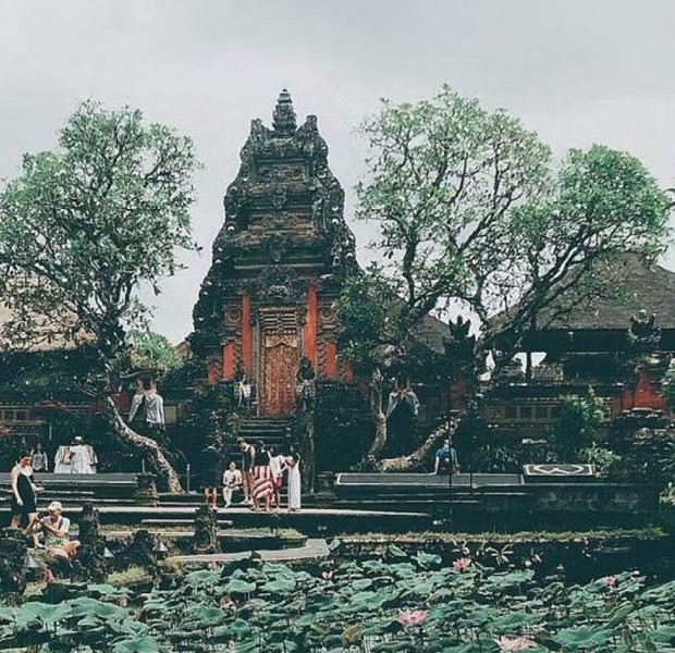 Tourist gatecrashes sacred temple performance in Bali, strips naked during ceremony